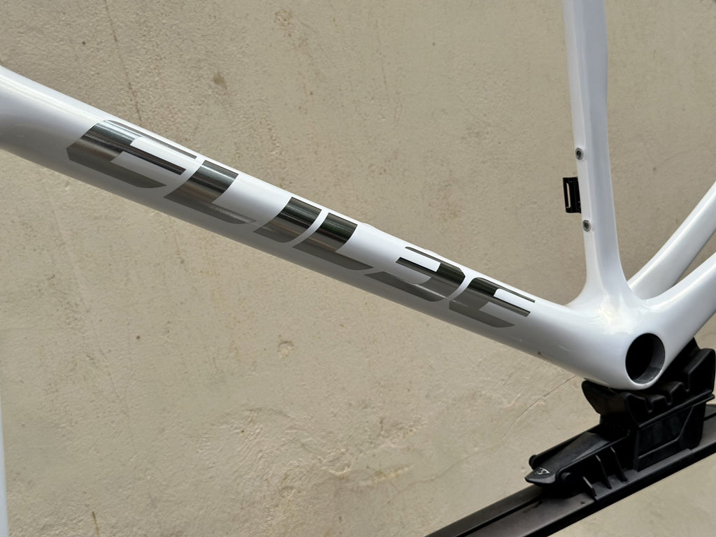 Elilee Blize Standard Carbon Road Bike – Shimano Dura-Ace R9200