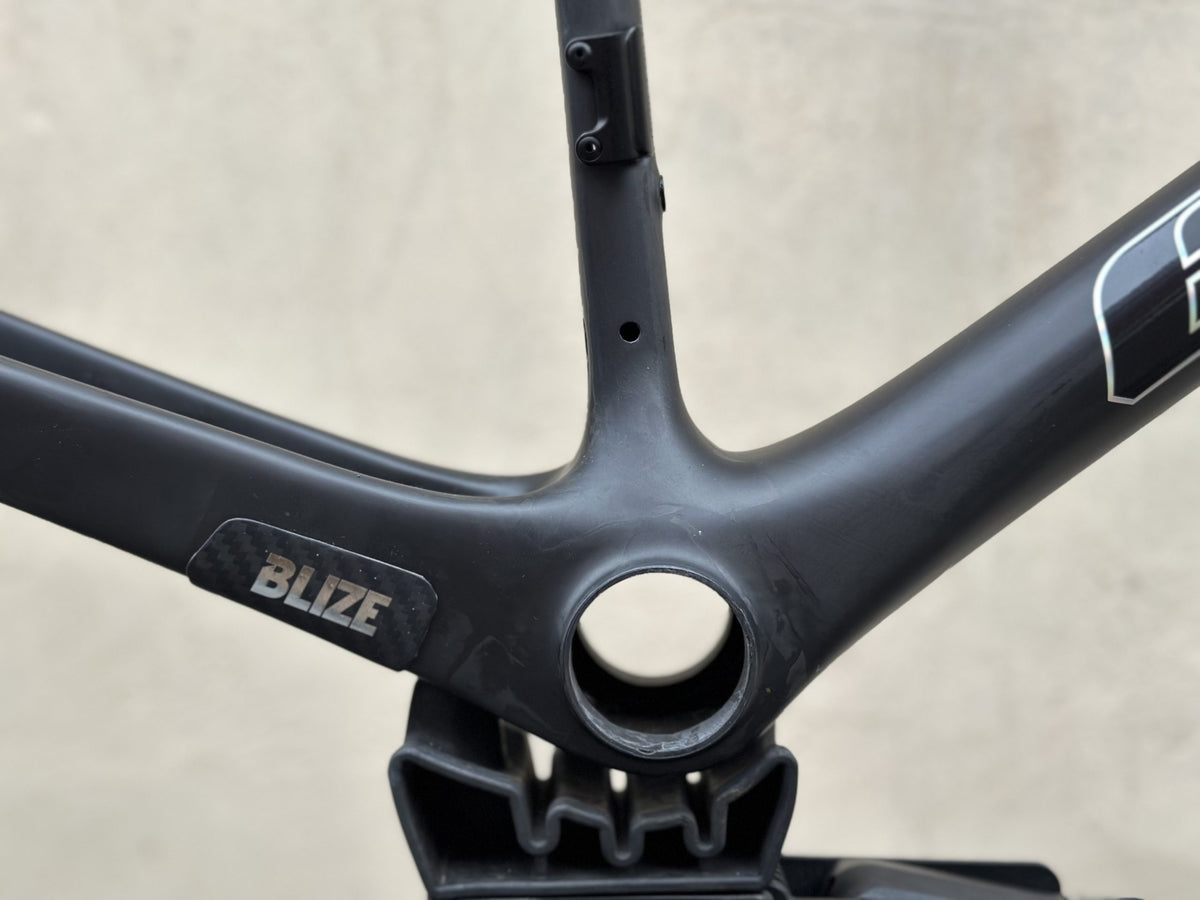 Elilee Blize XXE Carbon Road Bike – Shimano Ultegra R8100