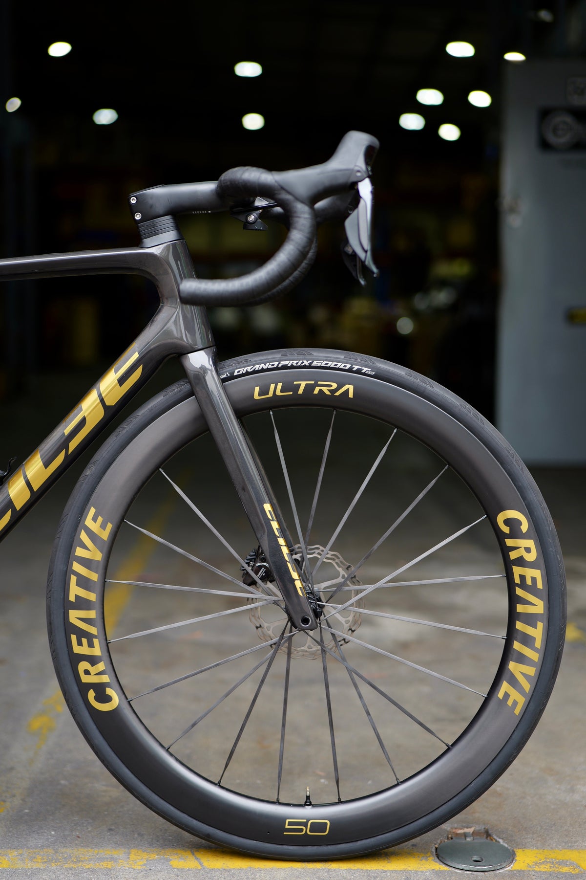 Elilee Blize XXE front end on a CREATIVE ULTRA wheel