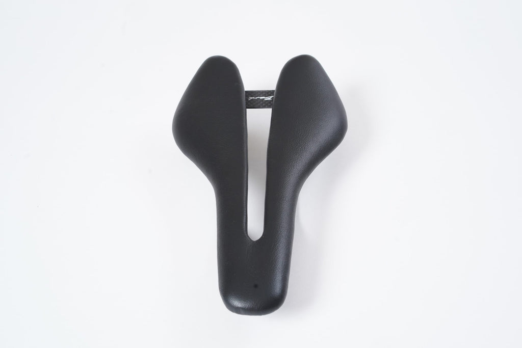 Berk Ploh short padded saddle