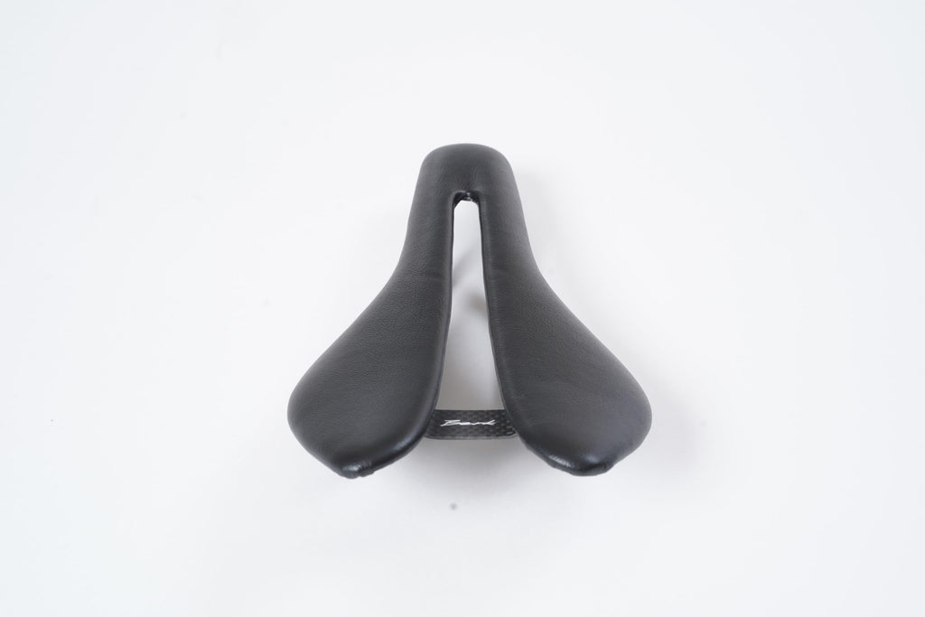 Berk Ploh short padded saddle